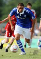 FUSSBALL, 1. BUNDESLIGA, SAISON 2010/2010: Schalke: EDU Einzelaktion