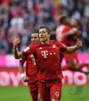 Fussball 1. Bundesliga Saison 15/16: FC Bayern Muenchen -  FC Schalke 04