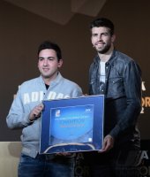 Fussball International  FIFA Ballon d Or 2012: Gerard Pique (Barca) und Alfonso Ramos (Spanien)