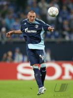 Fussball, Champions League: Schalke, PANDER Einzelaktion