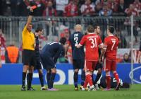 FUSSBALL  International CHL 09/10: FC Bayern  Muenchen - Olympique Lyon