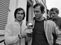 Fussball  Mueller, Beckenbauer mit Goldenem Ball
