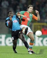 Fussball Champions League: Bremen - Udinese, Zweikampf