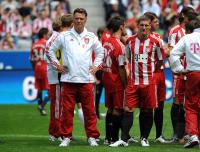 1. Fussball Bundesliga: Trainer Louis van Gaal, Bastian Schweinsteiger (v. li., FC Bayern Muenchen)