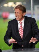 Fussball: 1. Bundesliga Saison 2010/2011: Eintracht Frankfurt, DAUM