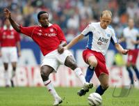 Fussball 1. Bundesliga: Hamburger SV - Bayern, Zweikampf