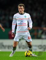 FUSSBALL, DFB Pokal Halbfinale: Bremen, BARGFREDE Einzelaktion am Ball