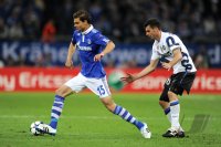 Fussball CHL  Saison 2010/2011: Angelos Charisteas (li, FC SChalke 04) gegen Thiago Motta (re, Inter Mailand)