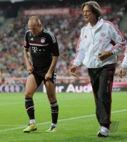 Fussball International Audi Cup 2011: Arjen Robben (FC Bayern Muenchen) verletzt