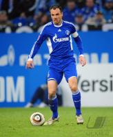 FUSSBALL, 1. BUNDESLIGA, 18. Spieltag: Schalke, WESTERMANN Einzelaktion