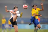 FUSSBALL  Olympia 2008   Halbfinale  Frauen   Brasilien - Deutschland