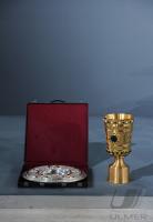 Fussball 1. Bundesliga 2010/2011: Die Meisterschale in der Aufbewahrungsschachtel mit dem DFB POKAL