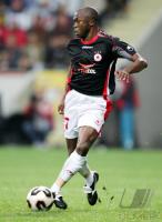 Fussball Uefa Cup: Sofia, SILVA Einzelaktion am Ball