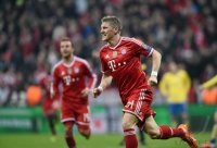 Fussball International CHL Saison 13/14: JUBEL Bastian Schweinsteiger (FC Bayern Muenchen)