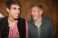 FUSSBALL 1. BUNDESLIGA: Javi , Javier Martinez und Bastian Schweinsteiger (v. li. FC Bayern Muenchen)