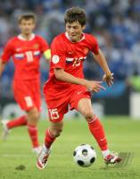 Fussball Euro 2008: Russland, Bilyaletdinov am Ball