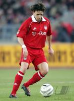 Fussball 1. Bundesliga: Bayern, HARGREAVES Einzelaktion am Ball