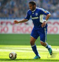 FUSSBALL, 1. BUNDESLIGA, 31. Spieltag: Schalke, FARFAN Einzelaktion