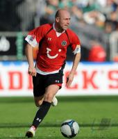 FUSSBALL, 1. BUNDESLIGA, 5. Spieltag: Hannover, STAJNER Einzelaktion