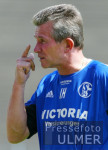 Fussball 1. Bundesliga: Training S04, Trainer Jupp Heynckes