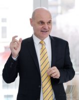 Prof. Dr. Peter Kremsner (Direktor Institut fuer Tropenmedizin UKT Tuebingen)