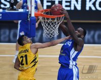 Basketball 1. Bundesliga 16/17 Hauptrunde: Walter Tigers Tuebingen - FRAPORT SKYLINERS Frankfurt