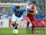 Fussball 1. Bundesliga: Bochum - Bayern, Zweikampf