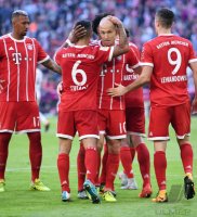 Fussball 1. Bundesliga Saison 17/18: FC Bayern Muenchen - SC Freiburg