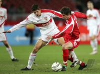 Fussball 1. Bundesliga: VfB Stuttgart - FSV Mainz 05, Zweikampf