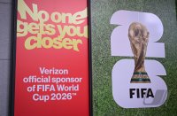 Fussball FIFA WM 2026; Werbeplakat von Sponsor Verzion