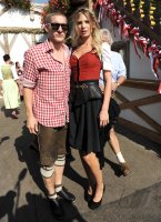 FUSSBALL 1. BUNDESLIGA: Bastian Schweinsteiger mit Freundin Sarah Brandner (FC Bayern Muenchen)