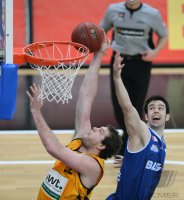 Basketball  1. Bundesliga  12/13: Walter Tigers Tuebingen - Eisbaeren Bremerhaven