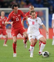 Fussball International EM 2012-Qualifikation:  Marco STRELLER (li, Schweiz) gegen David Vaughan (re, Wales)