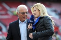 Fussball CHL  Saison 2010/2011:  Franz Beckenbauer Franz Beckenbauer im interview mit Moderatorin Andrea Kaiser