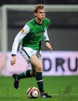 FUSSBALL, EUROPA LEAGUE GRUPPENPHASE: Bremen, MERTESACKER Einzelaktion