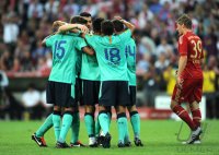 Fussball International Audi Cup 2011: Jubel Seydou Keita, Alcantara Thiago (v. li., Barca)