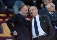 FUSSBALL INTERNATIONAL CHL HALBFINALE 12/13: Rummenigge und Hoeness (beide, FC Bayern Muenchen)