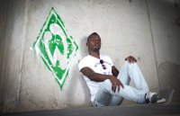 Fussball 1. Bundesliga, Saison 2012/2013, Werder Bremen: Assani Lukimya im exklusiven Pressefoto ULMER Fotoshooting