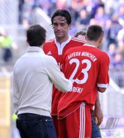 Fussball 3. Bundesliga:  AUSWECHSLUNG Luca Toni mit Trainer Mehmet Scholl