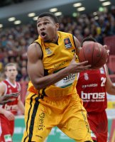 Basketball 1. Bundesliga 2013/2014:  Walter Tigers Tuebingen - Brose Baskets Bamberg