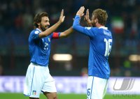 Fussball International WM Qualifikation 2014:  Andrea Pirlo und Daniele De Rossi (v. li., Italien)