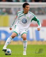 FUSSBALL, 1. BUNDESLIGA, 9. Spieltag: Wolfsburg, HASEBE Einzelaktion