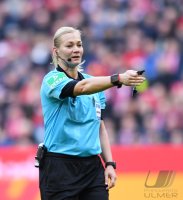 Fussball 1. Bundesliga Saison 19/20: FC Bayern Muenchen - FC Augsburg