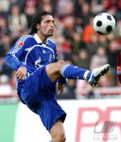 Fussball 1. Bundesliga: Schalke, KURANYI Einzelaktion