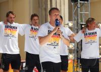 FUSSBALL EURO 2008: Deutsche Nationalmannschaft am Brandenburger Tor Berlin
