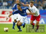 Fussball UI-Cup: Schalke - Pasching, Zweikampf