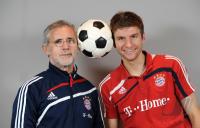Fussball 1. Bundesliga : Gerd Mueller mit Thomas Mueller , FC Bayern Muenchen