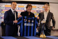 FUSSBALL  International CHL 10/11: Trainer LEONARDO (Inter Mailand)
