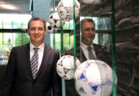 Fussball  International:  Michael J. Garcia (USA)