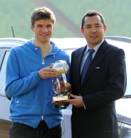 Fussball 1. Bundesliga: Ehrung fuer Thomas Mueller